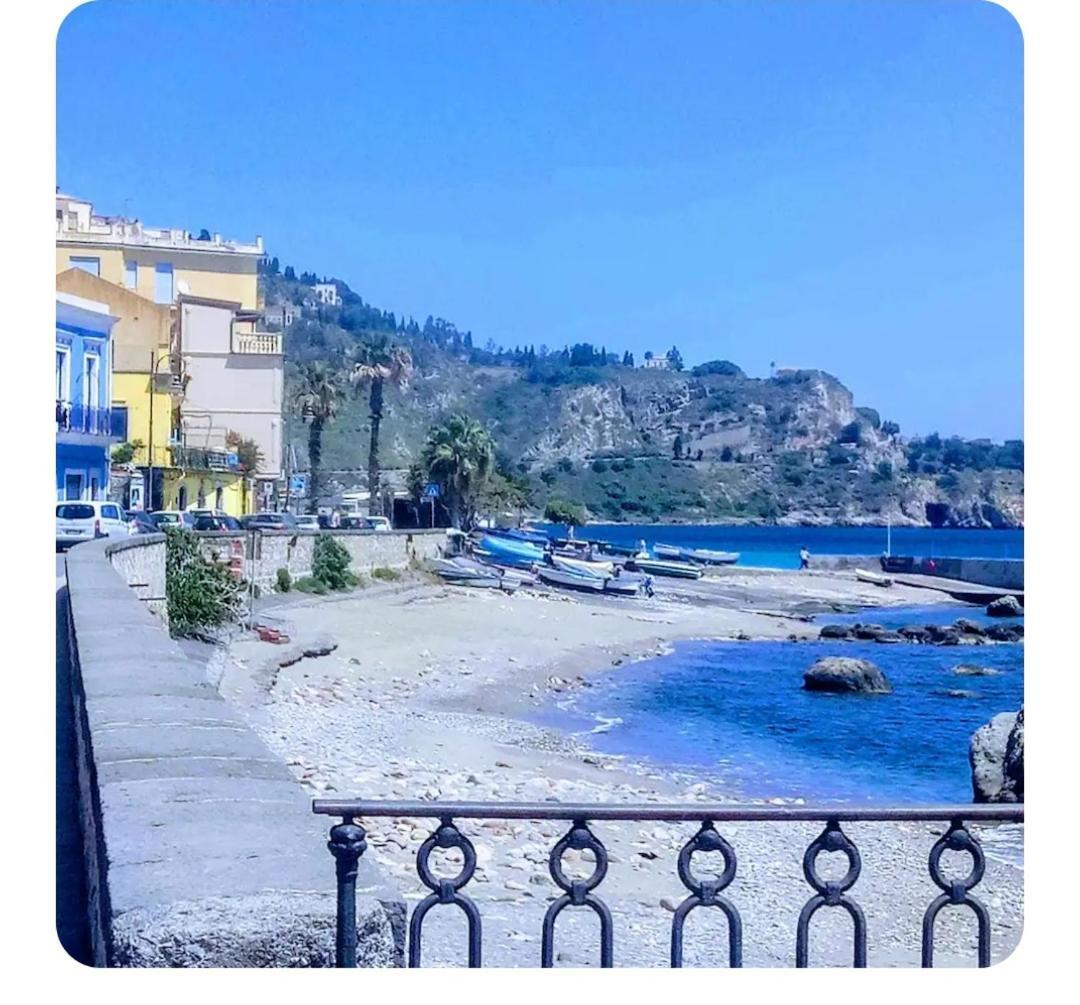 Lucia & Giovanni Giardini Naxos Exterior photo