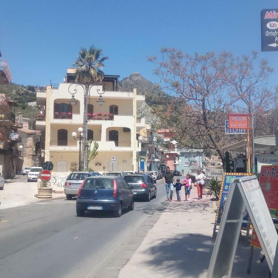 Lucia & Giovanni Giardini Naxos Exterior photo